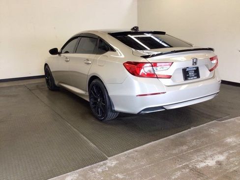 Used 2018 Honda Accord LX image 4