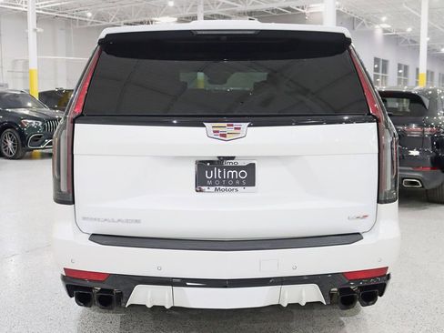 Used 2024 Cadillac Escalade V AWD/4WD image 14