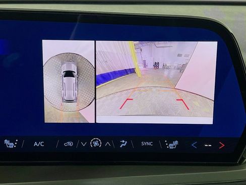 New 2026 Chevrolet Traverse LT w/ Driver Confidence Package image 14