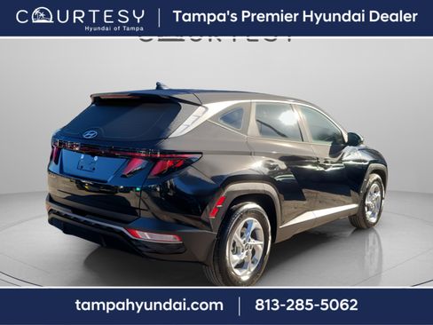 Certified 2023 Hyundai Tucson SE image 3