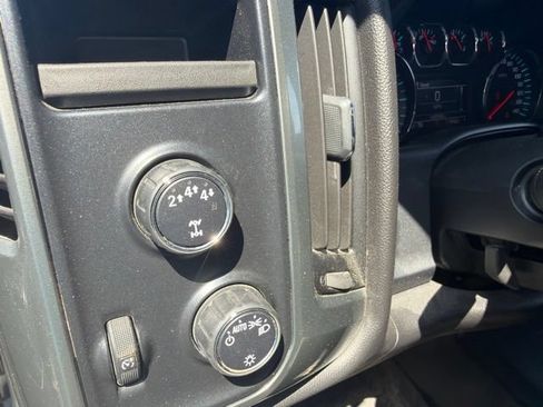 Used 2019 Chevrolet Silverado 2500 LT AWD/4WD image 22