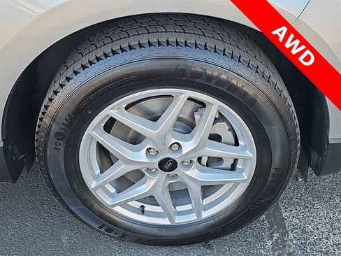 Used 2024 Ford Edge SEL image 12