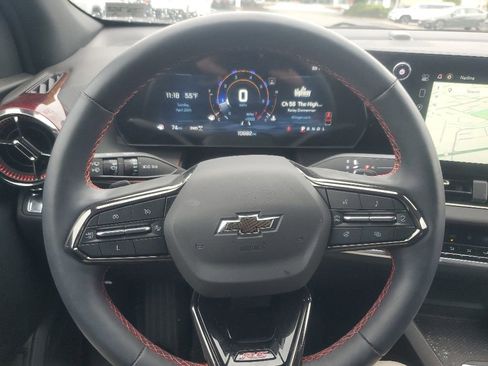 Used 2025 Chevrolet Equinox RS AWD/4WD image 23