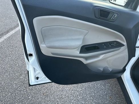 Used 2018 Ford EcoSport S image 31