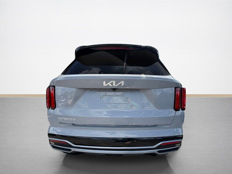 Used 2023 Kia Sorento SX FWD image 5