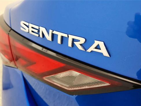 Used 2024 Nissan Sentra SV FWD image 17