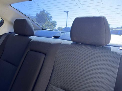 Used 2011 MAZDA MAZDA3 i Touring FWD image 23