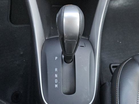 Used 2022 Chevrolet Trax LT w/ LT Convenience Package image 18