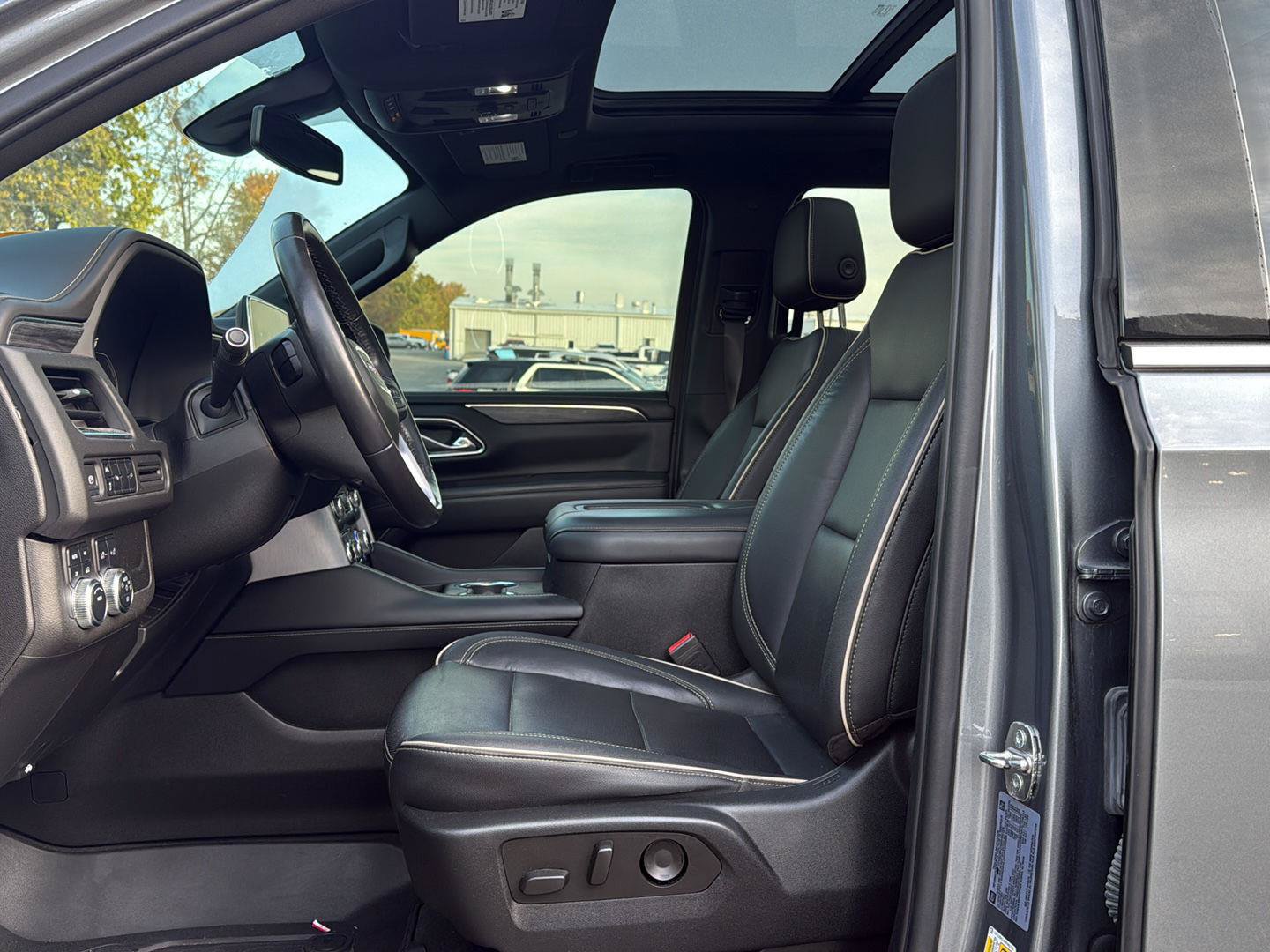 Used 2021 GMC Yukon SLT AWD/4WD image 9