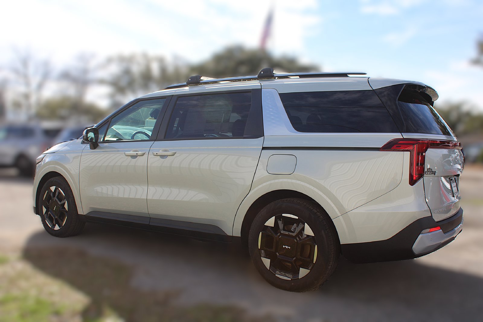 New 2026 Kia Carnival EX FWD image 16