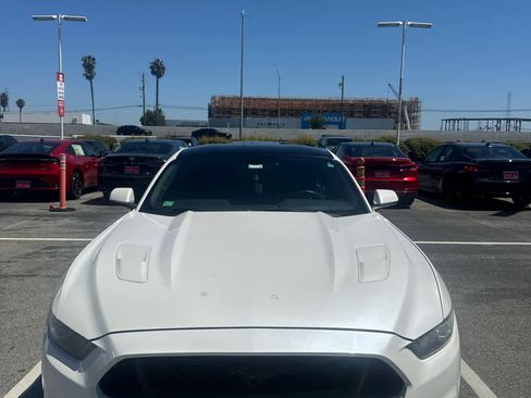 Used 2017 Ford Mustang GT Premium w/ Black Accent Package RWD image 2