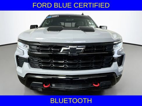 Used 2024 Chevrolet Silverado 1500 LT Trail Boss w/ Convenience Package II AWD/4WD image 3