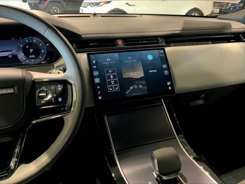 Used 2026 Land Rover Range Rover Velar Dynamic SE image 6