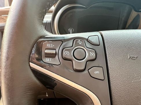 Used 2014 Buick LaCrosse Leather w/ Driver Confidence Package FWD image 10