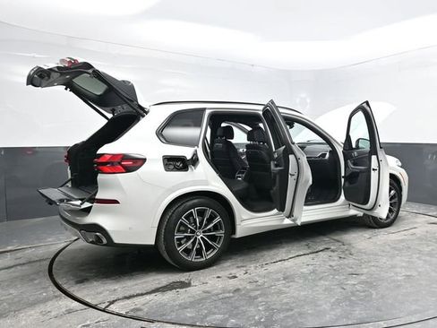 Used 2025 BMW X5 xDrive40i image 44