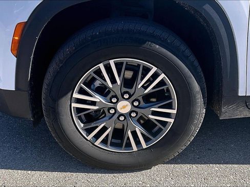 Used 2024 Chevrolet Traverse LT AWD/4WD image 35