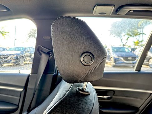 Used 2018 BMW 330i xDrive Wagon image 17