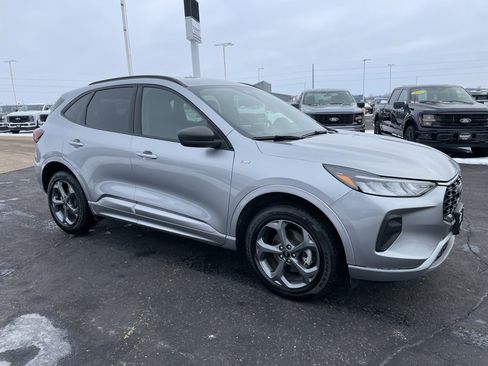 Used 2024 Ford Escape ST-Line image 2