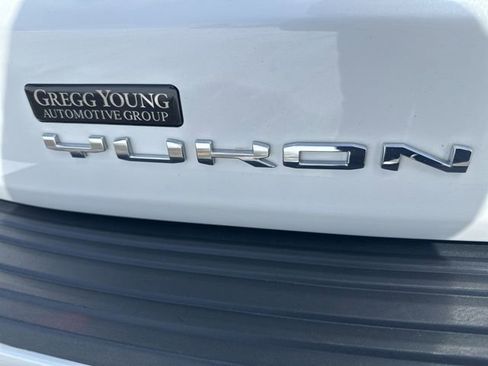 Used 2021 GMC Yukon XL Denali w/ Denali Premium Package image 16