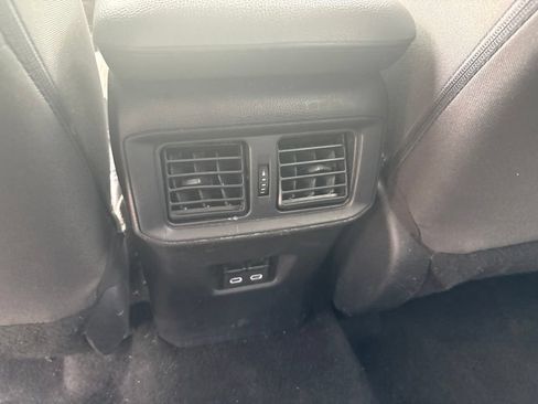 Used 2025 Toyota RAV4 XLE AWD/4WD image 22