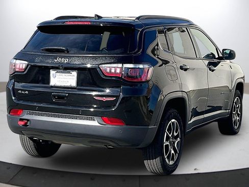 Used 2024 Jeep Compass Trailhawk image 9