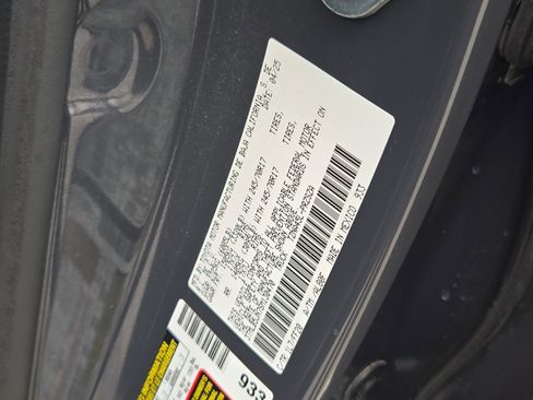 Used 2025 Toyota Tacoma SR5 AWD/4WD image 34