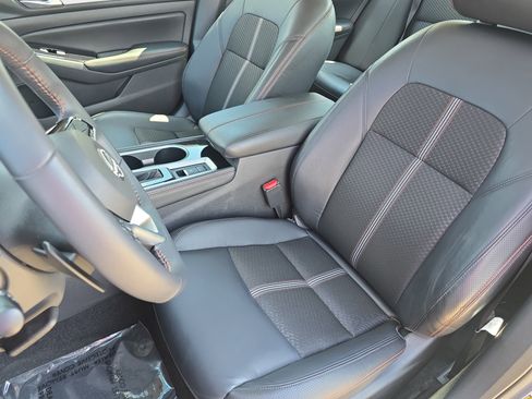 Used 2024 Nissan Altima 2.5 SR AWD/4WD image 13
