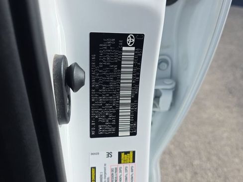 Used 2025 Toyota Corolla LE FWD image 24