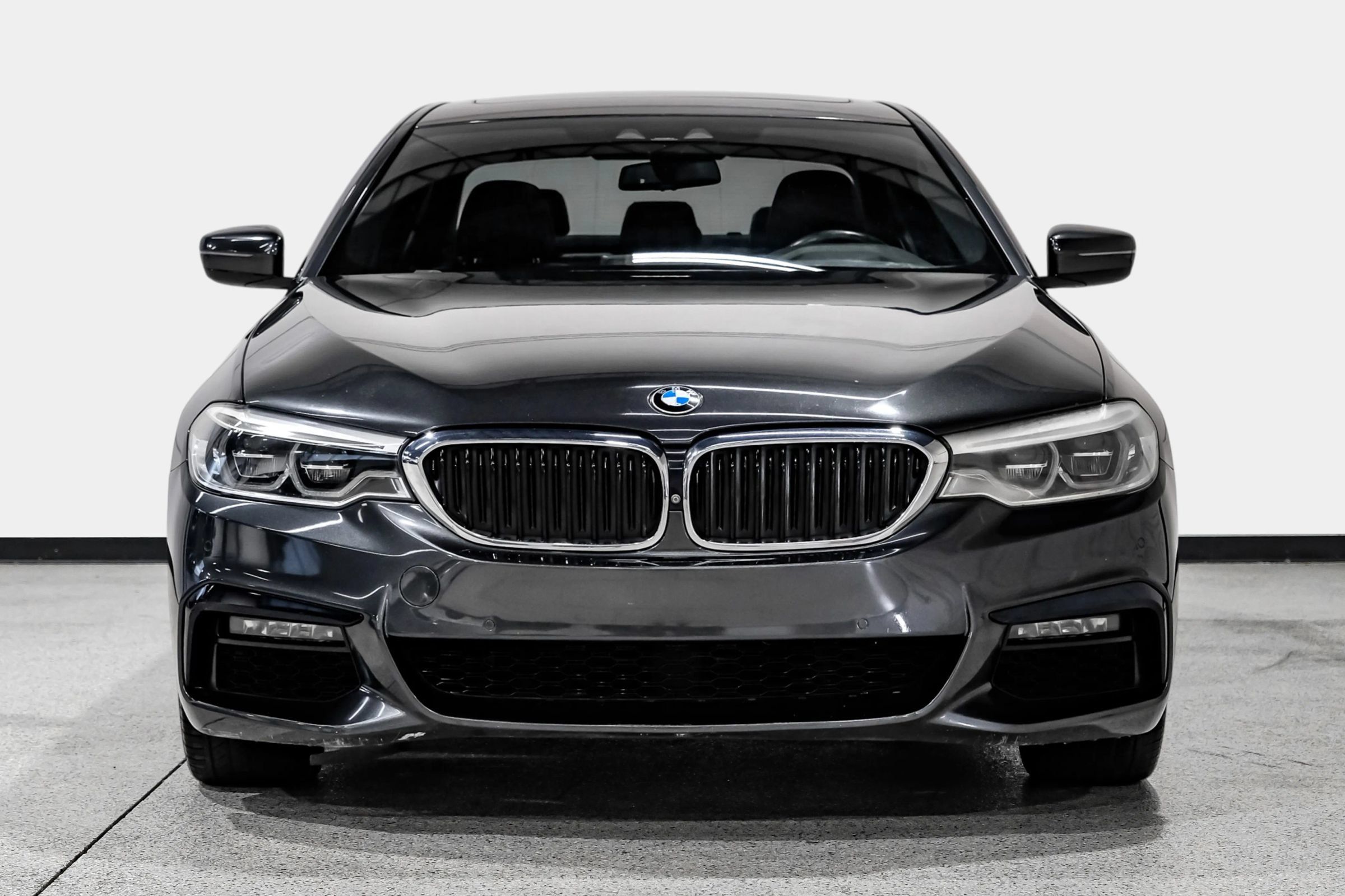 Used 2019 BMW 540i w/ M Sport Package RWD image 3