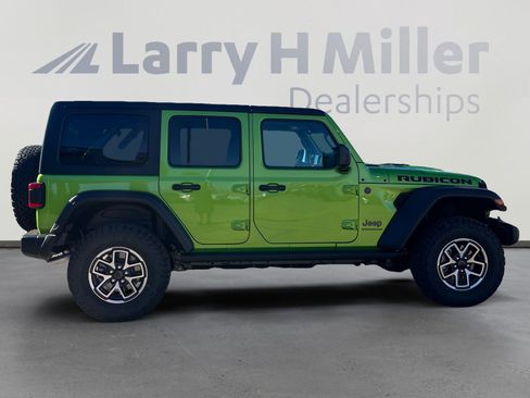 Used 2025 Jeep Wrangler Unlimited Rubicon w/ Technology Group image 6
