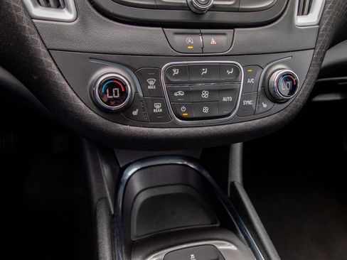 Used 2023 Chevrolet Malibu LT FWD image 18