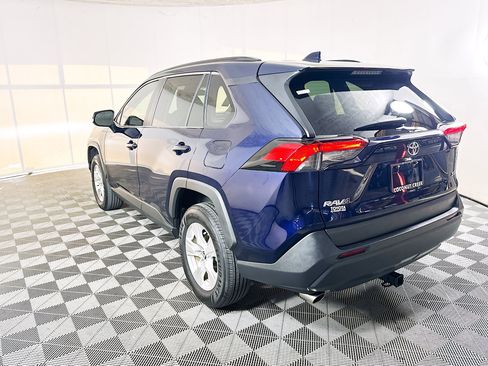 Used 2020 Toyota RAV4 XLE FWD image 5