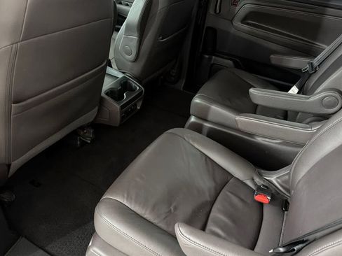 Used 2019 Honda Odyssey Elite image 4