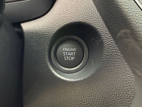 Used 2026 Toyota Corolla Cross XLE image 33