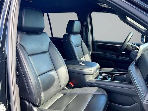 Used 2025 Chevrolet Tahoe LT AWD/4WD image 7