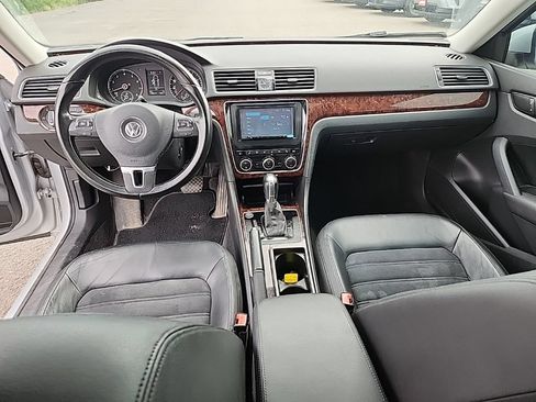 Used 2012 Volkswagen Passat 2.5 SEL Premium FWD image 34