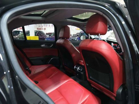 Used 2019 Alfa Romeo Giulia w/ Nero Edizione image 22
