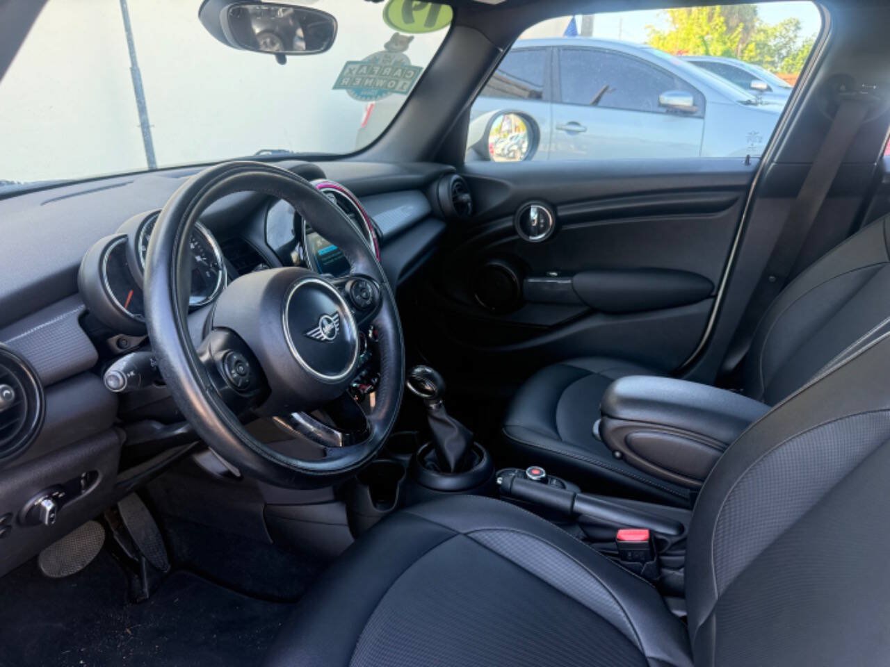 Used 2019 MINI Cooper 4-Door Hardtop FWD image 18