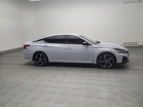 Used 2024 Nissan Altima 2.5 SR image 11