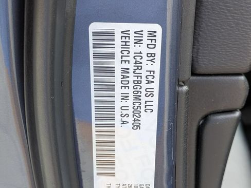 Certified 2021 Jeep Grand Cherokee Limited AWD/4WD image 32