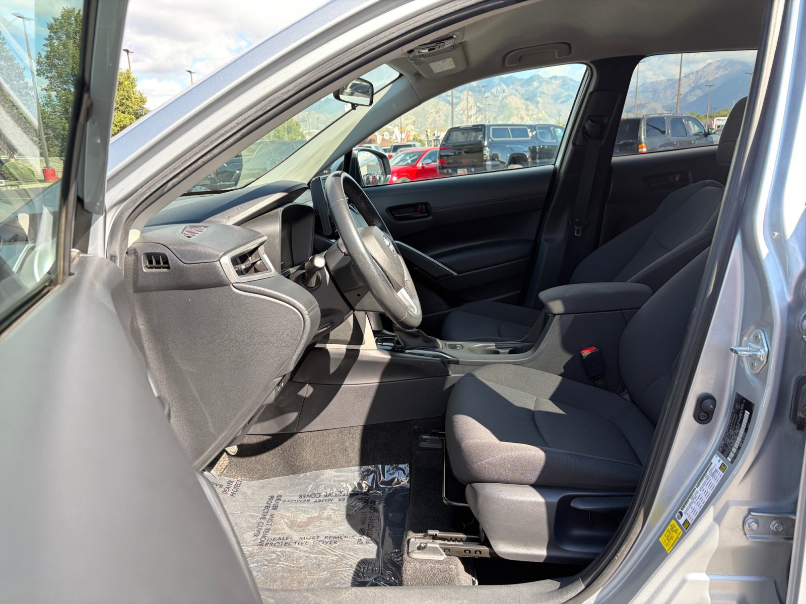Used 2022 Toyota Corolla Cross LE AWD/4WD image 11