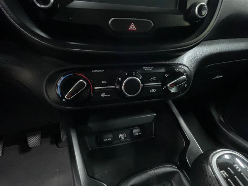 Used 2020 Kia Soul LX FWD image 15