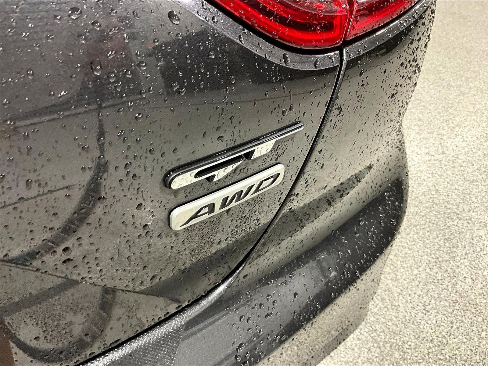 Used 2018 Kia Stinger GT1 AWD/4WD image 24