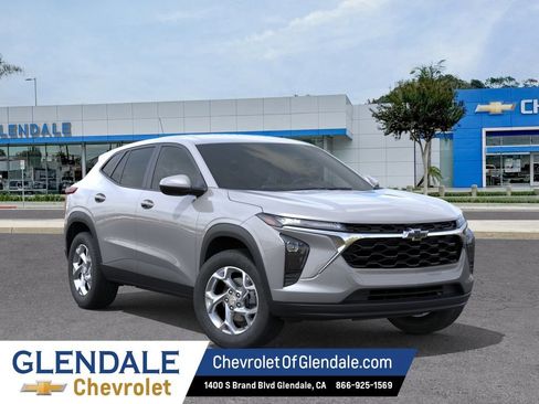 New 2026 Chevrolet Trax LS w/ LS Convenience Package FWD image 7