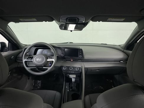 Used 2024 Hyundai Elantra SE image 27