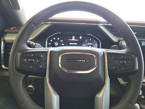 Used 2023 GMC Sierra 1500 Denali AWD/4WD image 9