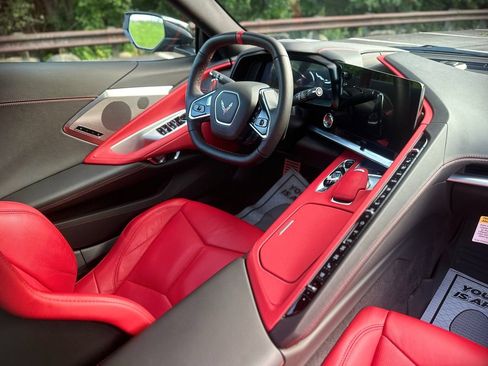Used 2023 Chevrolet Corvette Stingray Preferred Conv w/ Battery Protection Package RWD image 28
