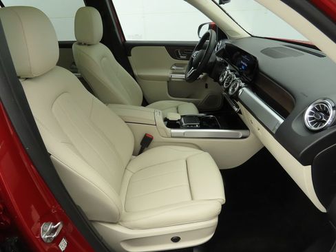 Certified 2022 Mercedes-Benz GLB 250 4MATIC image 20