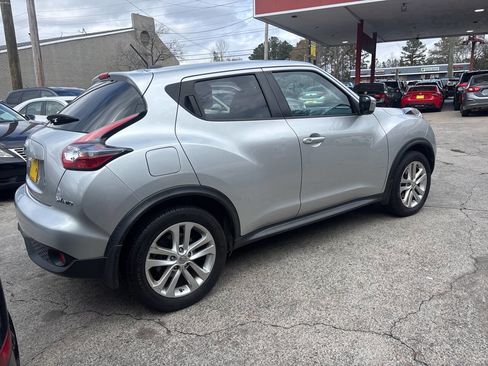 Used 2016 Nissan Juke SV image 5