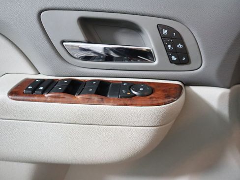 Used 2014 GMC Sierra 3500 SLT w/ SLT Convenience Package image 39